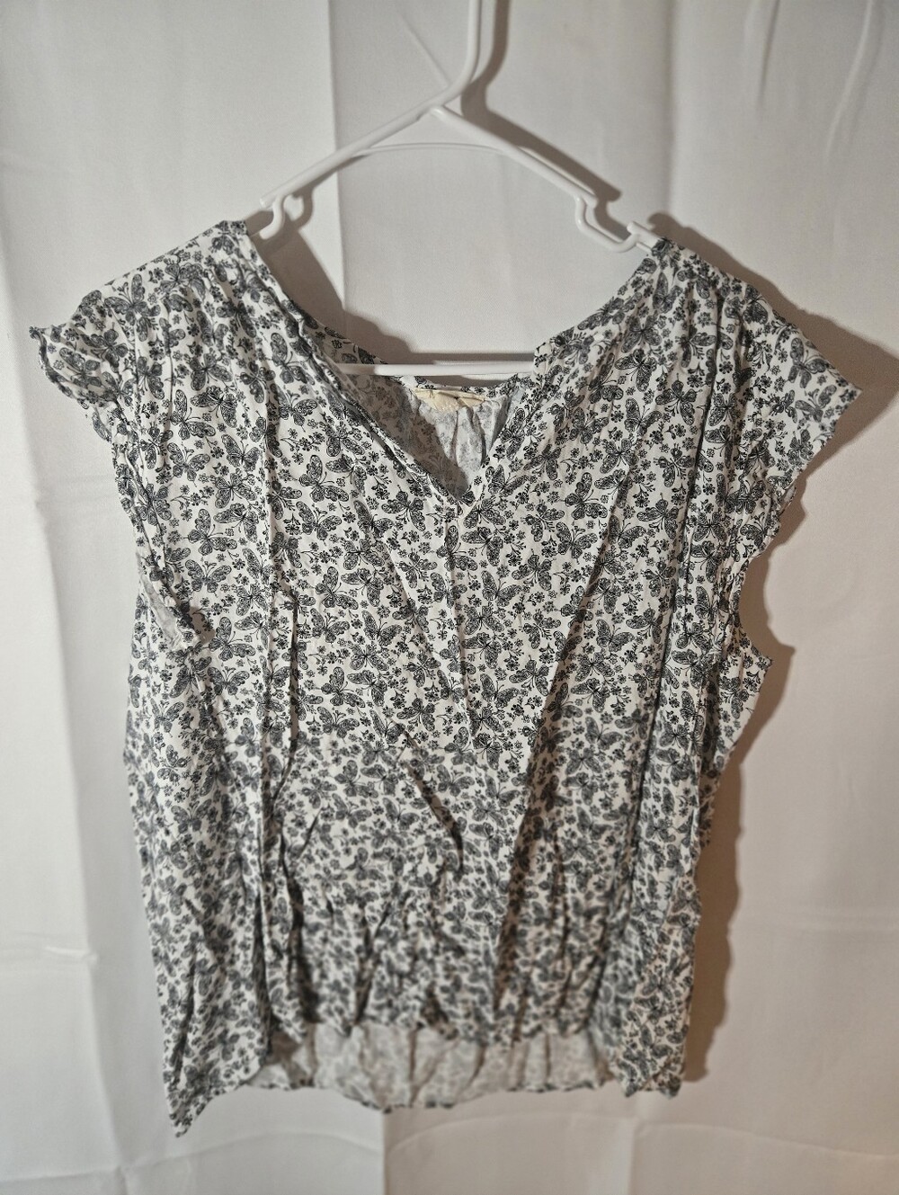 grand & greene Black-and-White Cap-Sleeve Blouse
